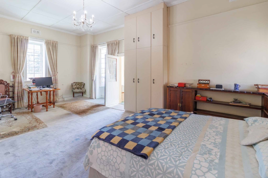 6 Bedroom Property for Sale in Fresnaye Western Cape